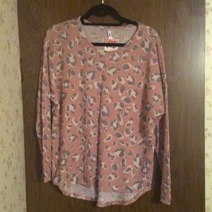 Adorable leopard print top